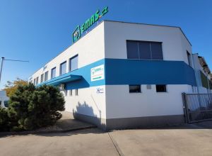 Tlakové mytí, zahubení mikroorganismů, preventivní nátěr fasády Multi Fas Pardubice 