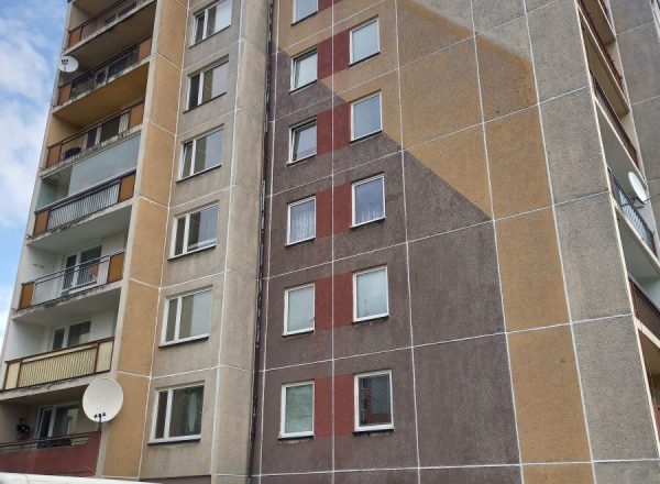 Oprava a nátěr panelového domu Pardubice