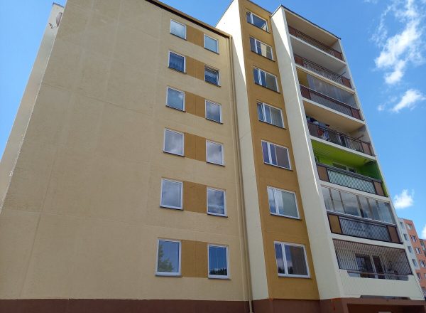 Oprava a nátěr panelového domu Pardubice