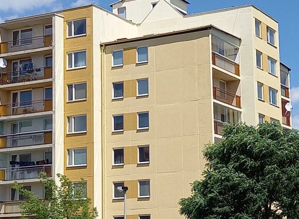 Oprava a nátěr panelového domu Pardubice