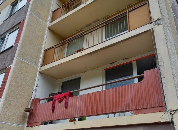 Oprava a nátěr panelového domu Pardubice