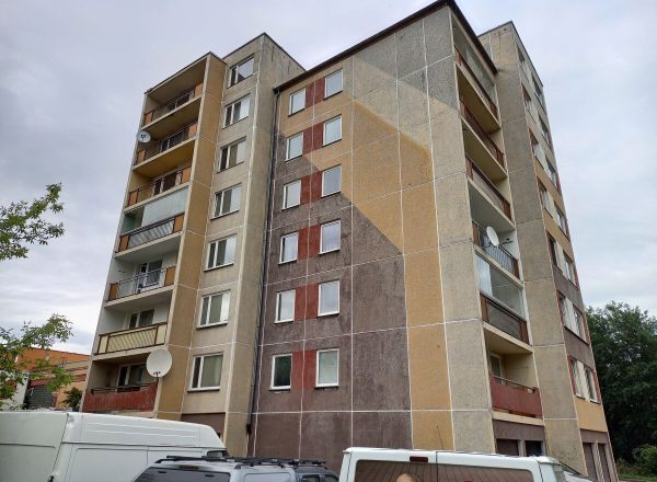 Oprava a nátěr panelového domu Pardubice