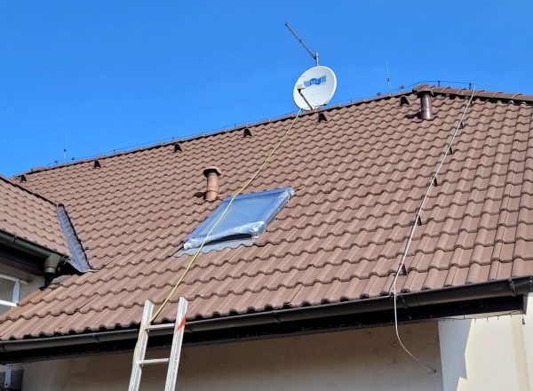 Čištění betonové střešní krytiny + hydrofobní ochrana