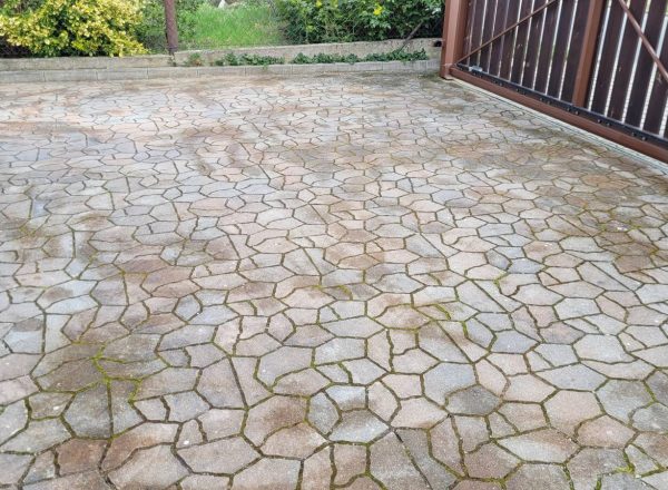 Číštění dlažby, křemičitý písek, postřik Pardubice Ohrazenice.