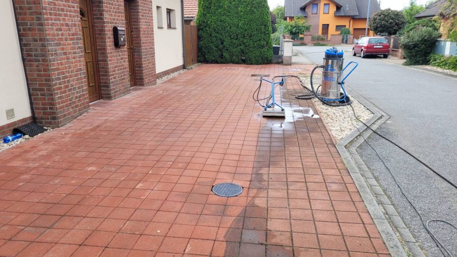Čištení dlažby Staré Hradiště