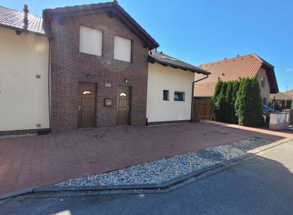 Čištení dlažby Staré Hradiště