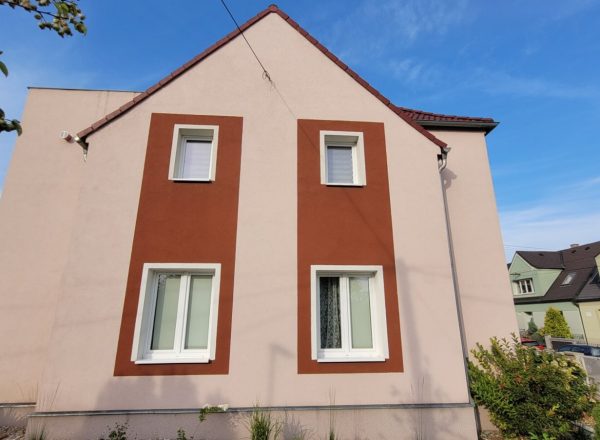 Čištění střechy, fasády a dlažby + biocidní ochrana Chrudim