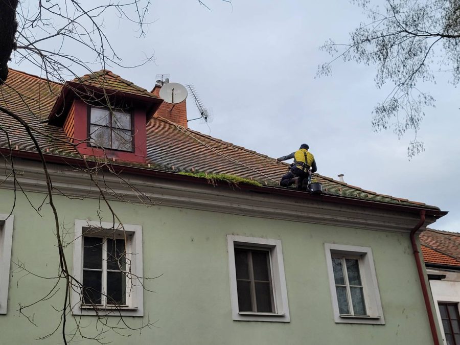 Čištění žlabů Pardubice