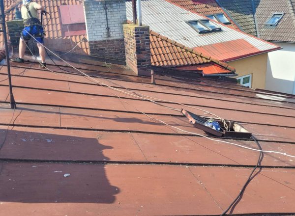 Nátěr plechové střechy Pardubice