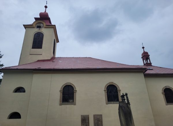 Čištění, nátěr věže a střechy kostela Jičín