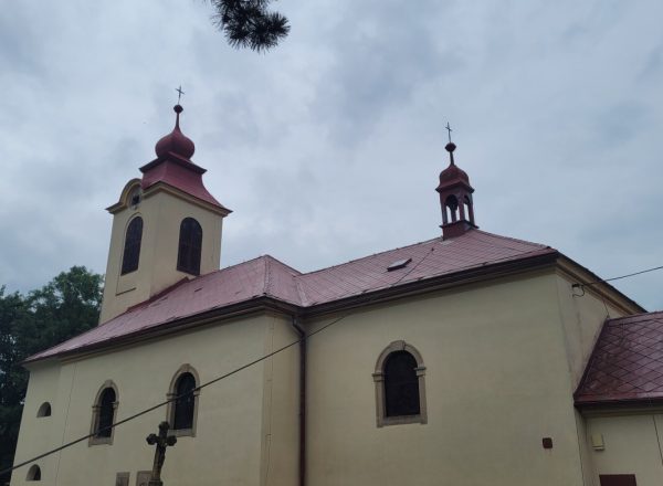 Čištění, nátěr věže a střechy kostela Jičín