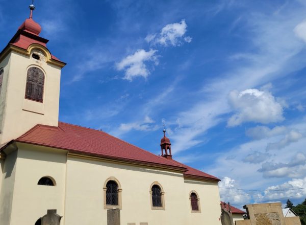 Čištění, nátěr věže a střechy kostela Jičín