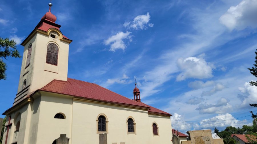 Čištění, nátěr věže a střechy kostela  Jičín