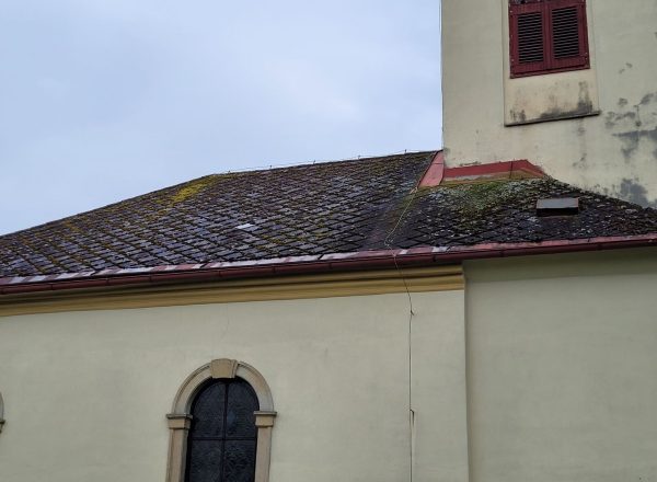 Čištění, nátěr věže a střechy kostela Jičín