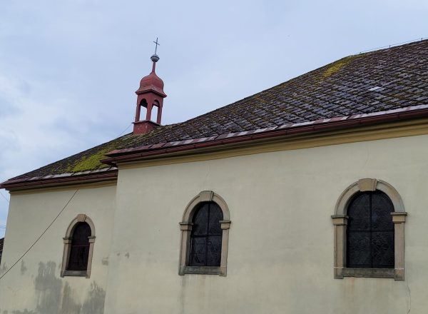Čištění, nátěr věže a střechy kostela Jičín