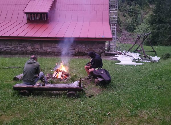 Renovace nátěru roubené chalupy Ministerstva zemědělství Malá Úpa