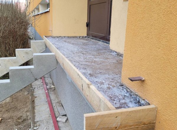 Renovace schodišťe a podest panelového domu