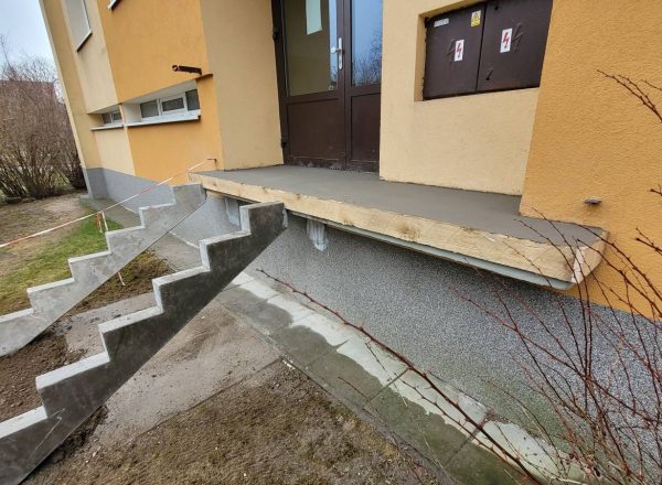 Renovace schodišťe a podest panelového domu