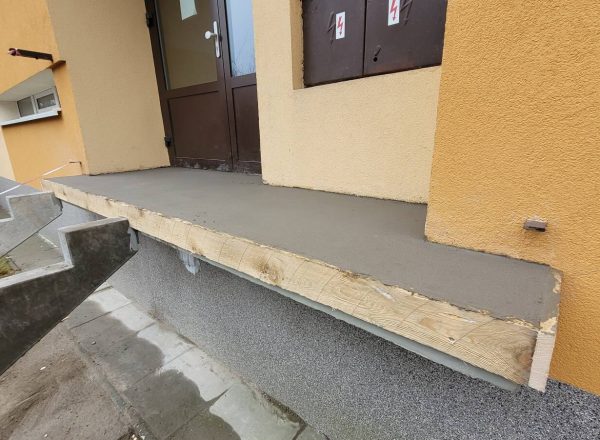 Renovace schodišťe a podest panelového domu