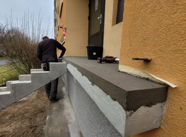 Renovace schodišťe a podest panelového domu