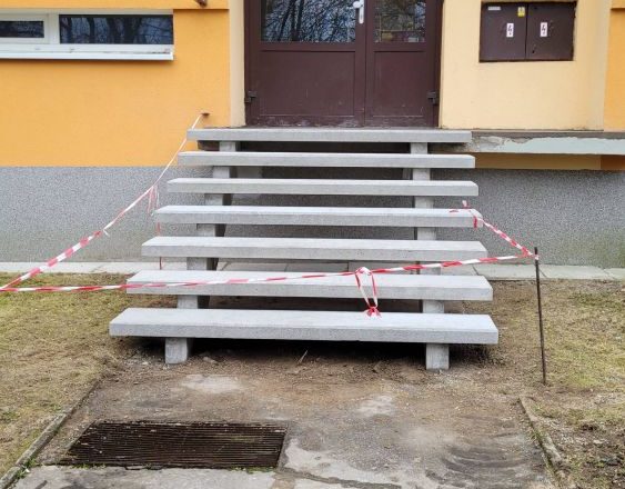 Renovace schodišťe a podest panelového domu