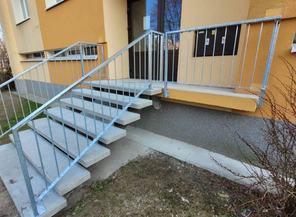 Renovace schodišťe a podest panelového domu