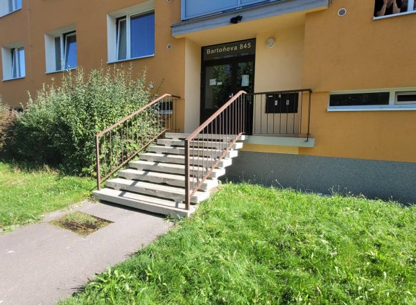 Renovace schodišťe a podest panelového domu