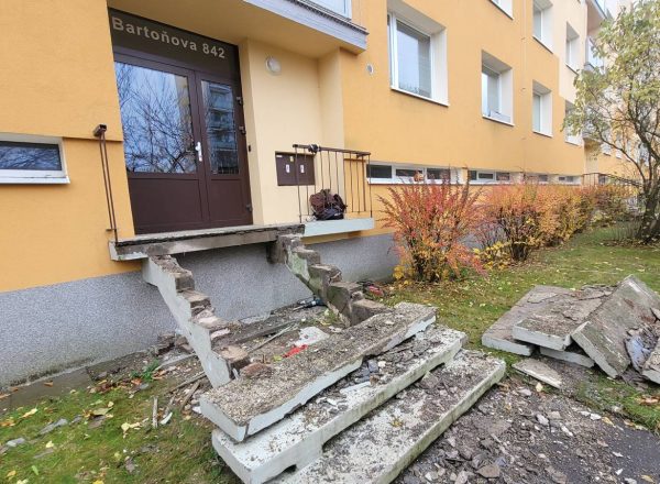 Renovace schodišťe a podest panelového domu