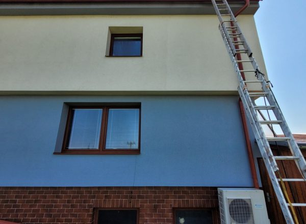 Tlakové mytí, zahubení mikroorganismů, biocidní postřik fasády Seč