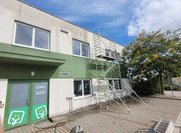 Tlakové mytí, zahubení mikroorganismů, preventivní nátěr fasády Multi Fas Pardubice