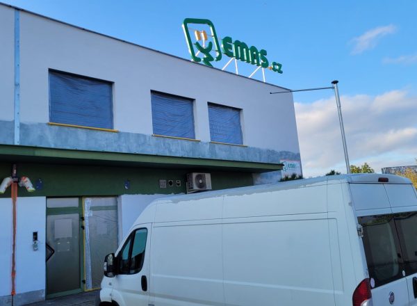 Tlakové mytí, zahubení mikroorganismů, preventivní nátěr fasády Multi Fas Pardubice