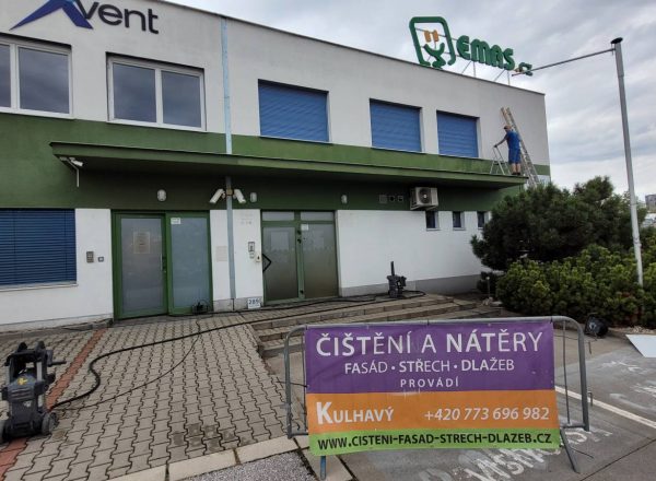 Tlakové mytí, zahubení mikroorganismů, preventivní nátěr fasády Multi Fas Pardubice